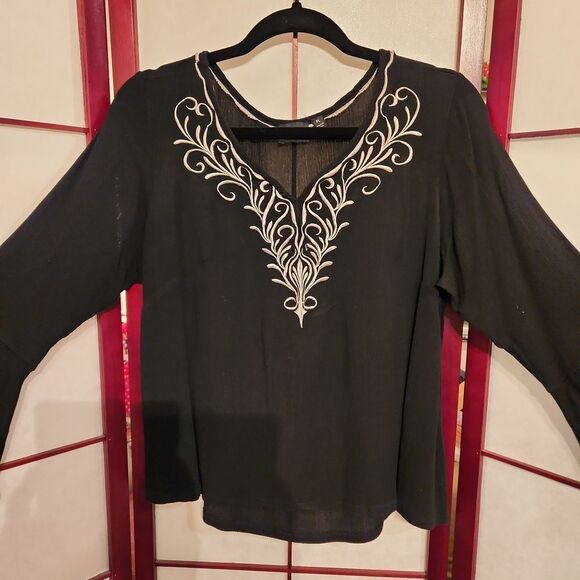 Lavanya Black Embroidered Stitch Designed Top - Picture 2 of 7